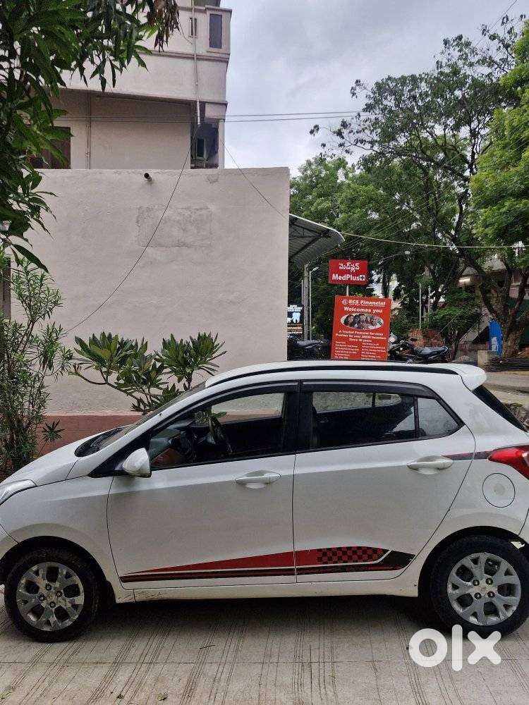 Hyundai Grand I10 Sportz Edition, 2016, Petrol