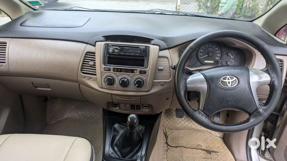 Toyota Innova 2.5 G (diesel) 8 Seater Bs Iv, 2015, Diesel