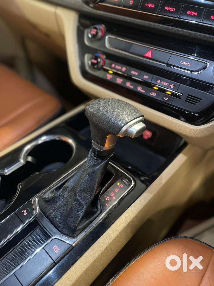 Kia Carnival Prestige, 2021, Diesel