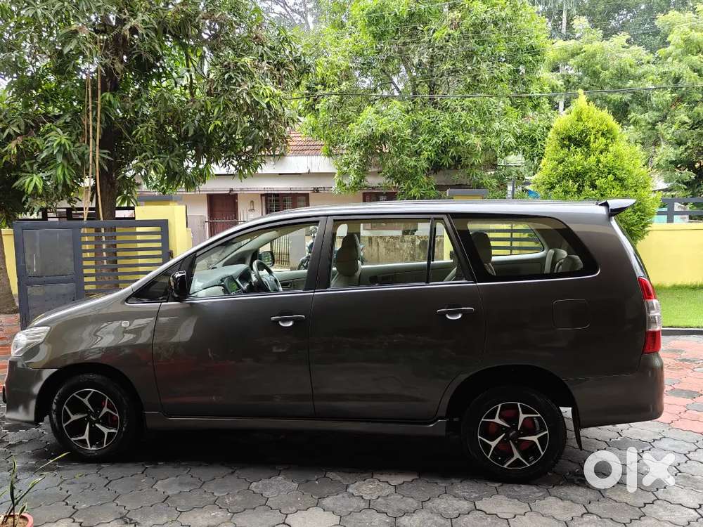 Toyota Innova 2012 Diesel 85000 Km Driven
