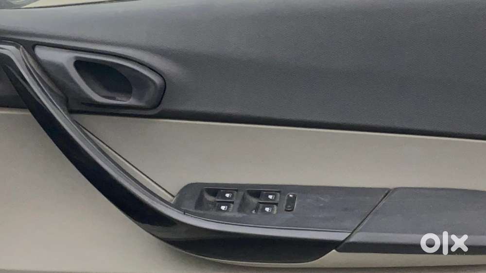 Tata Tiago 1.2 Revotron Xt, 2016, Petrol