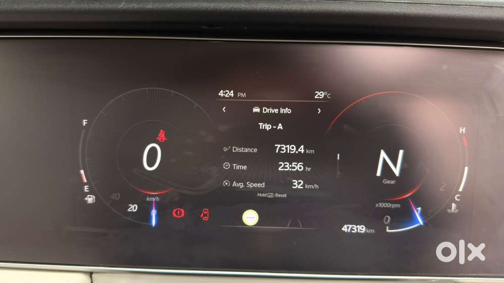 Mahindra Xuv700 2.2 Ax 7 Diesel Mt Luxury Pack Str, 2025, Diesel