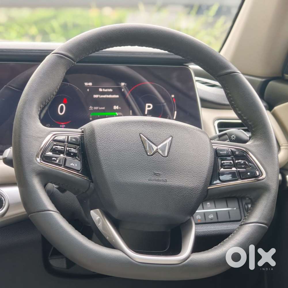 Mahindra Xuv700 Ax7l 6 Str At, 2025, Diesel