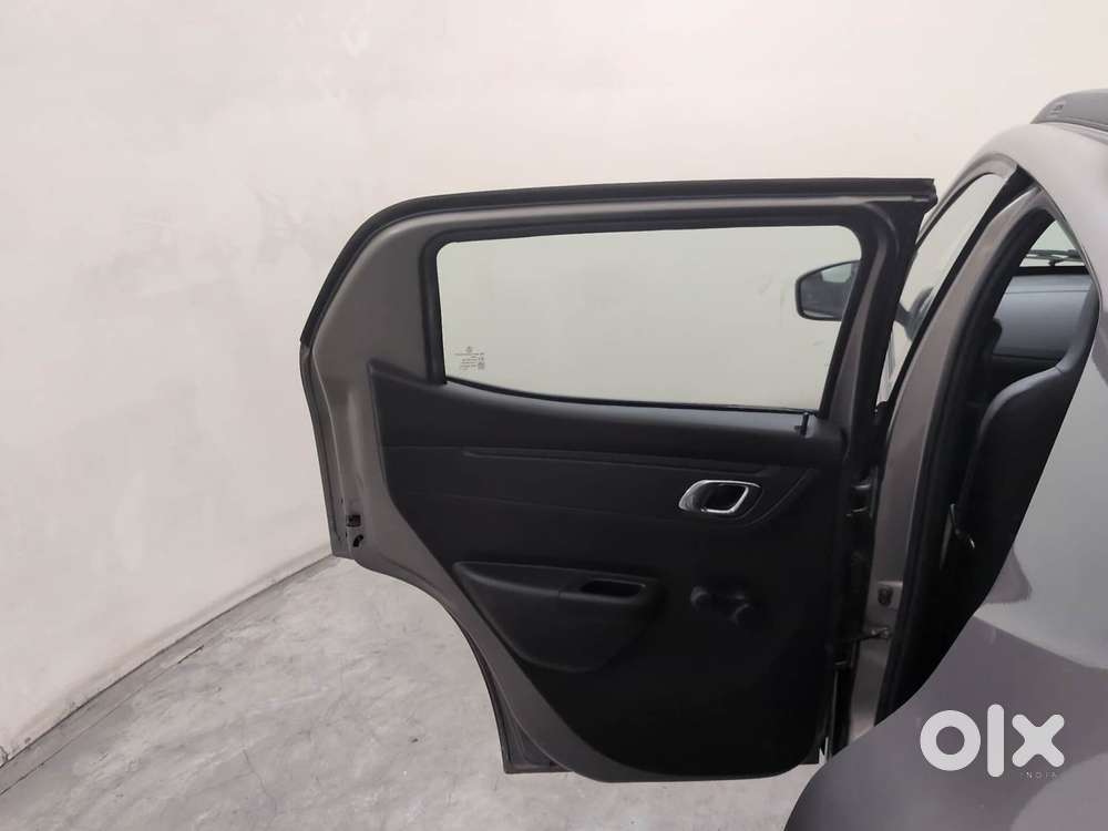 Renault Kwid 2019-ongoing 1.0 Rxt Amt (o), 2018, Petrol