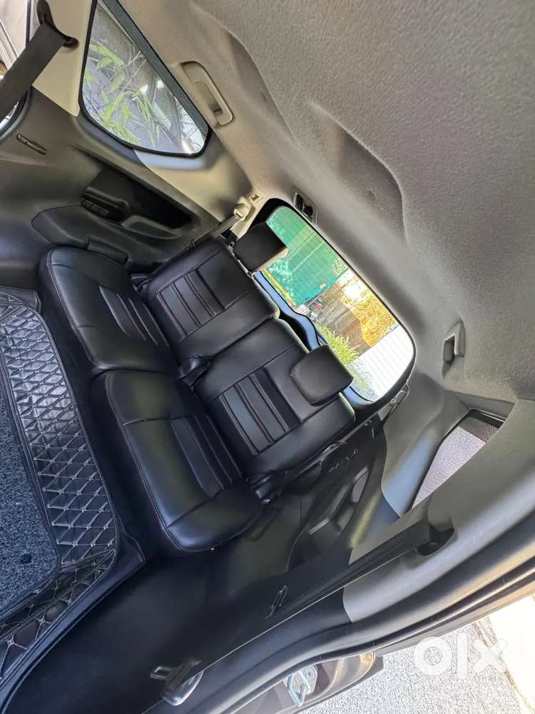 2018 Innova Crysta V
