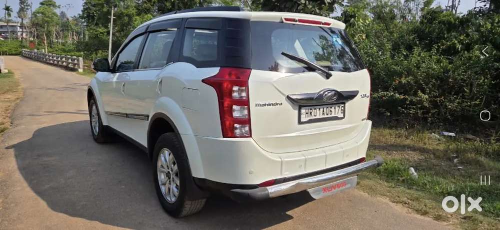 Mahindra Xuv500  W10