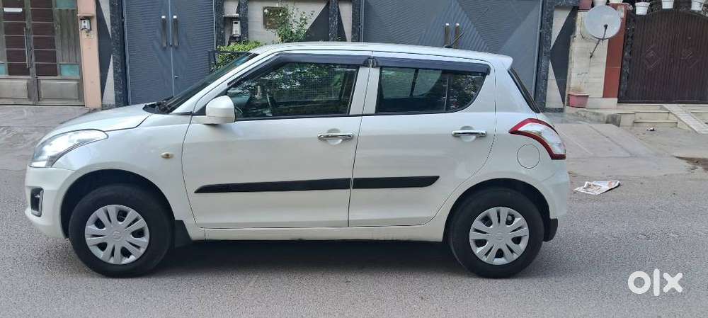 Maruti Suzuki Swift Lxi Optional-o, 2017, Cng & Hybrids