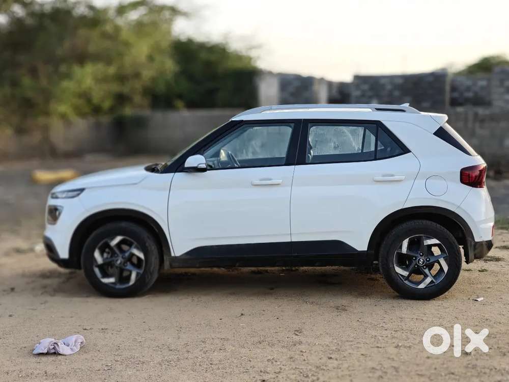 Hyundai Venue 2020 Diesel Well Maintained