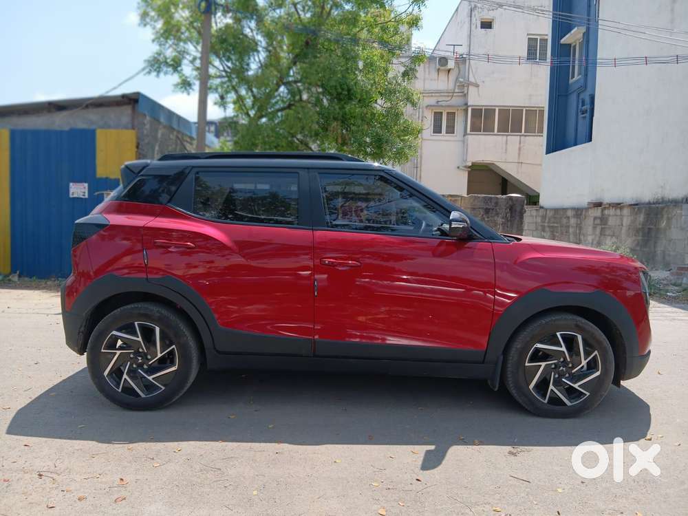 Mahindra Xuv 3xo Ax7l 1.2 Petrol At (pg), 2025, Petrol