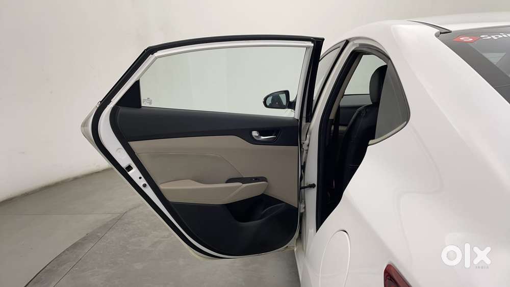 Hyundai Verna [2015-2017] Fluidic 4s 1.6 Crdi Sx (o) At, 2018, Petro..