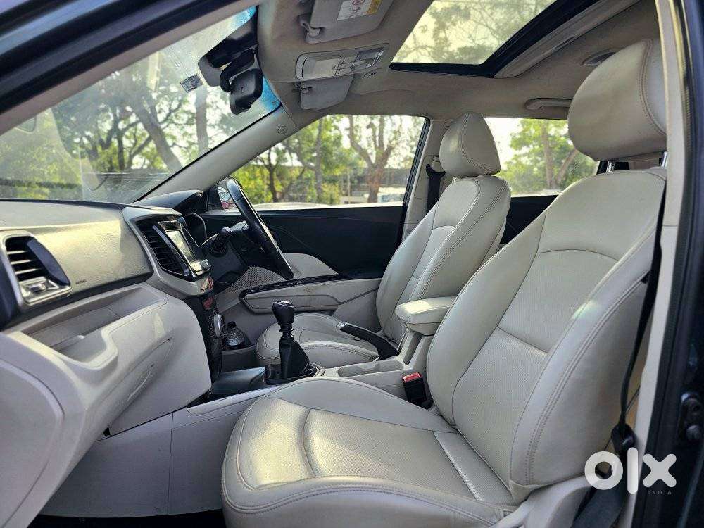 Mahindra Xuv300 W8 Option Dual Tone Diesel, 2019, Diesel