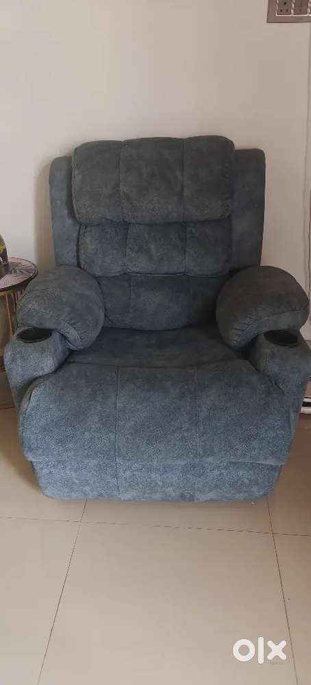 Single seater recliner, electric operated