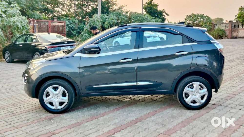 Tata Nexon 1.2 Revotron Xt, 2019, Petrol