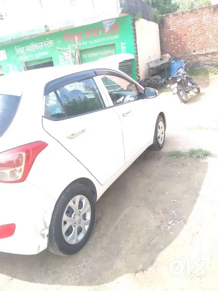 Hyundai Grand I10 2015 Diesel 80000 Km Driven