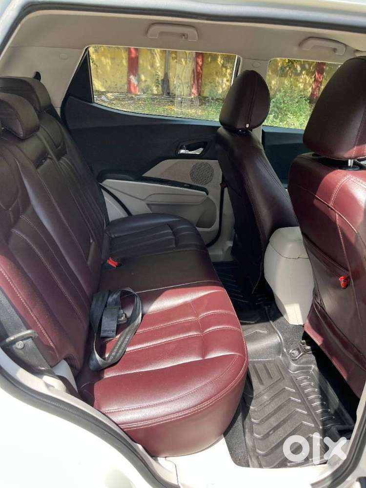 Mahindra Xuv300 W8, 2021, Petrol