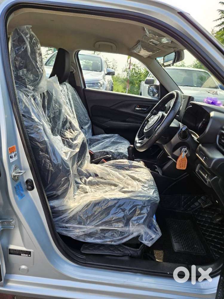 Maruti Suzuki Swift Vxi + Manual, 2024, Petrol