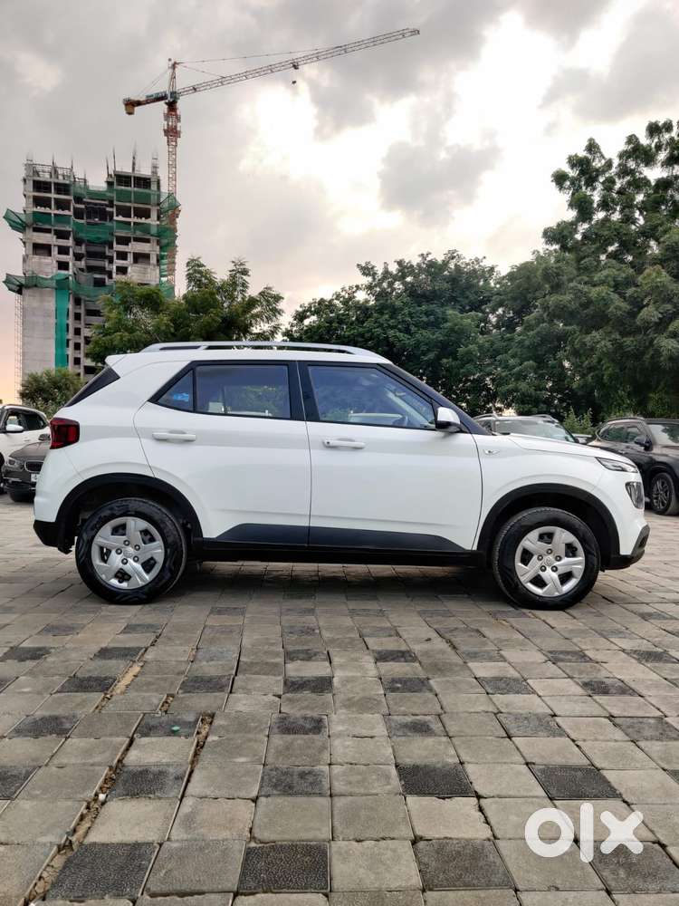 Hyundai Venue S 1.2 Petrol, 2022, Petrol
