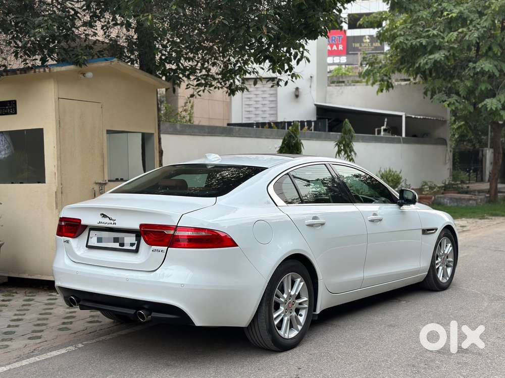 Jaguar Xe Portfolio, 2018, Petrol