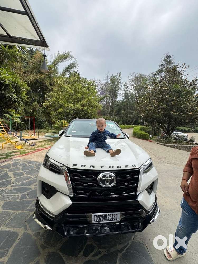 Toyota Fortuner Diesel Automatic 2025 Leader Edition