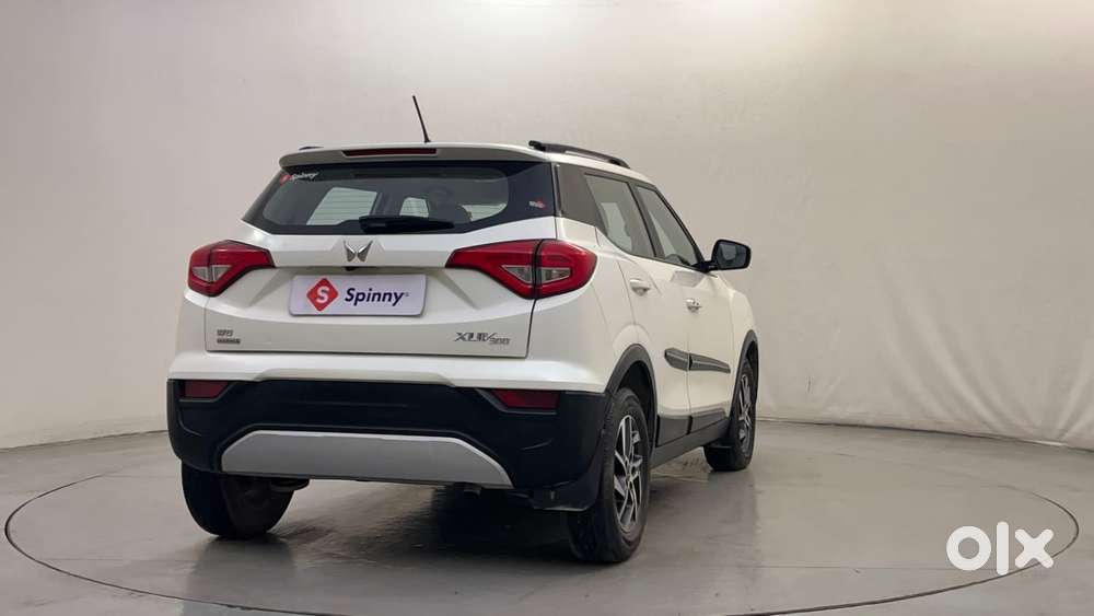 Mahindra Xuv300 W8 (o) 1.5 Diesel Amt, 2022, Diesel