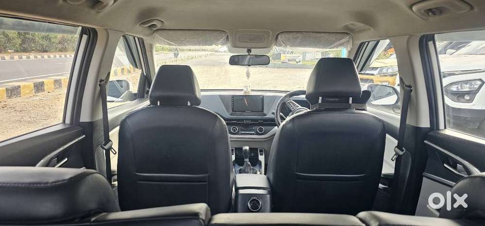 Kia Carens G 1.5 6mt Premium (o) 7-seater, 2023, Petrol