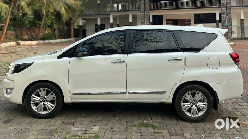 Toyota Innova Crysta 2018/6 2.8 Z At Diesel 105000 Km Driven