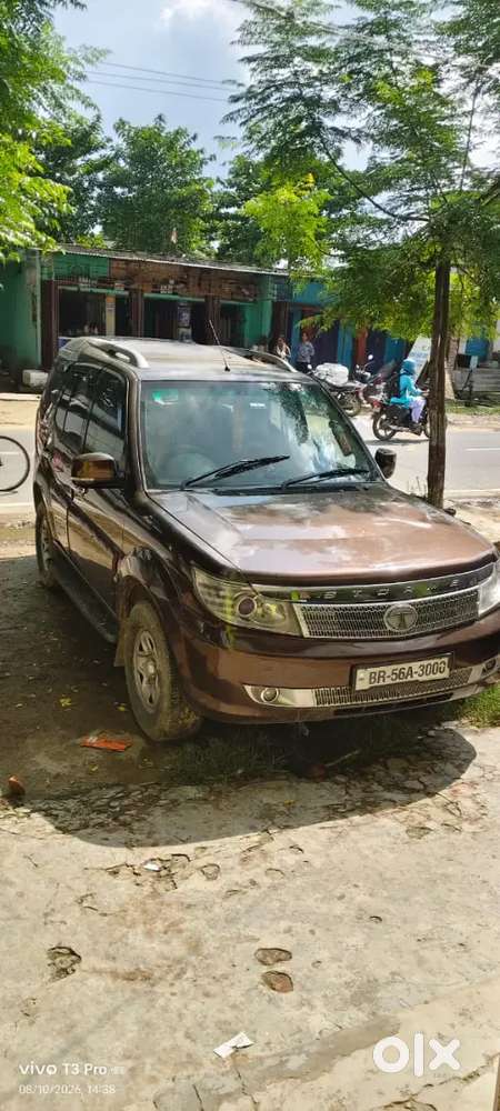 Tata Safari Storme 2015