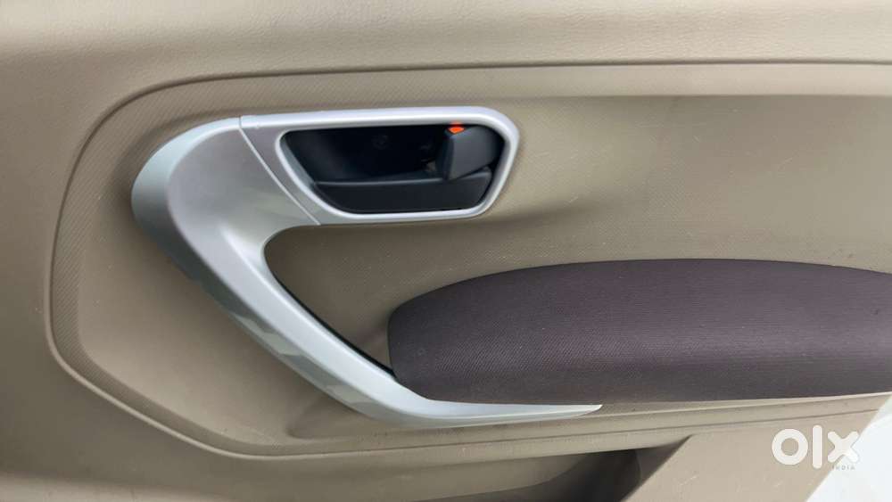 Mahindra Tuv 300 Mhawk100 T8, 2018, Diesel