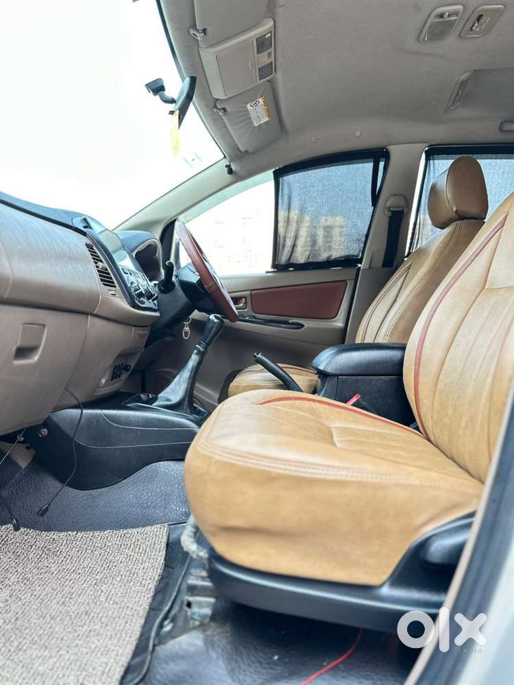 Toyota Innova 2.5 Gx (diesel) 8 Seater Bs Iv, 2015, Diesel