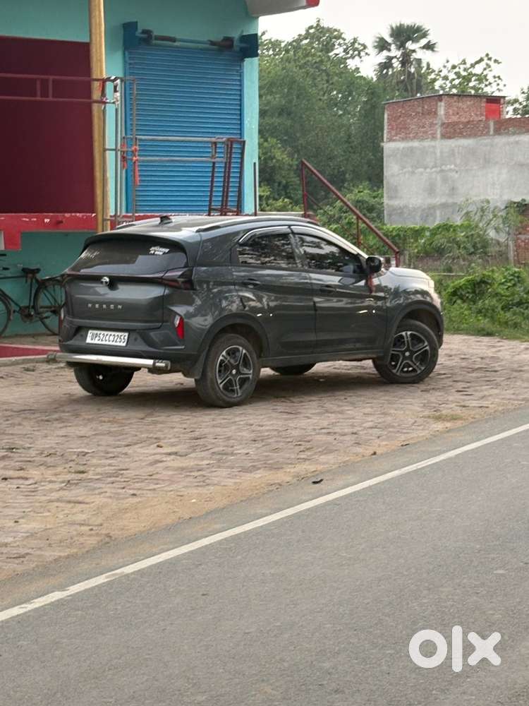 Tata Nexon 2025 Petrol Well Maintained