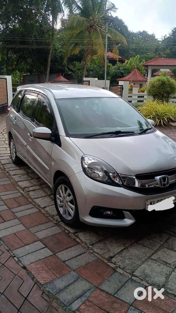 Honda Mobilio V I-dtec Diesel For Sale In Pristine Condition