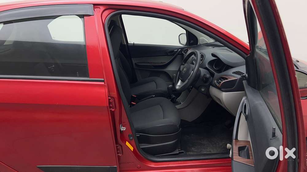 Tata Tiago Xe, 2018, Petrol