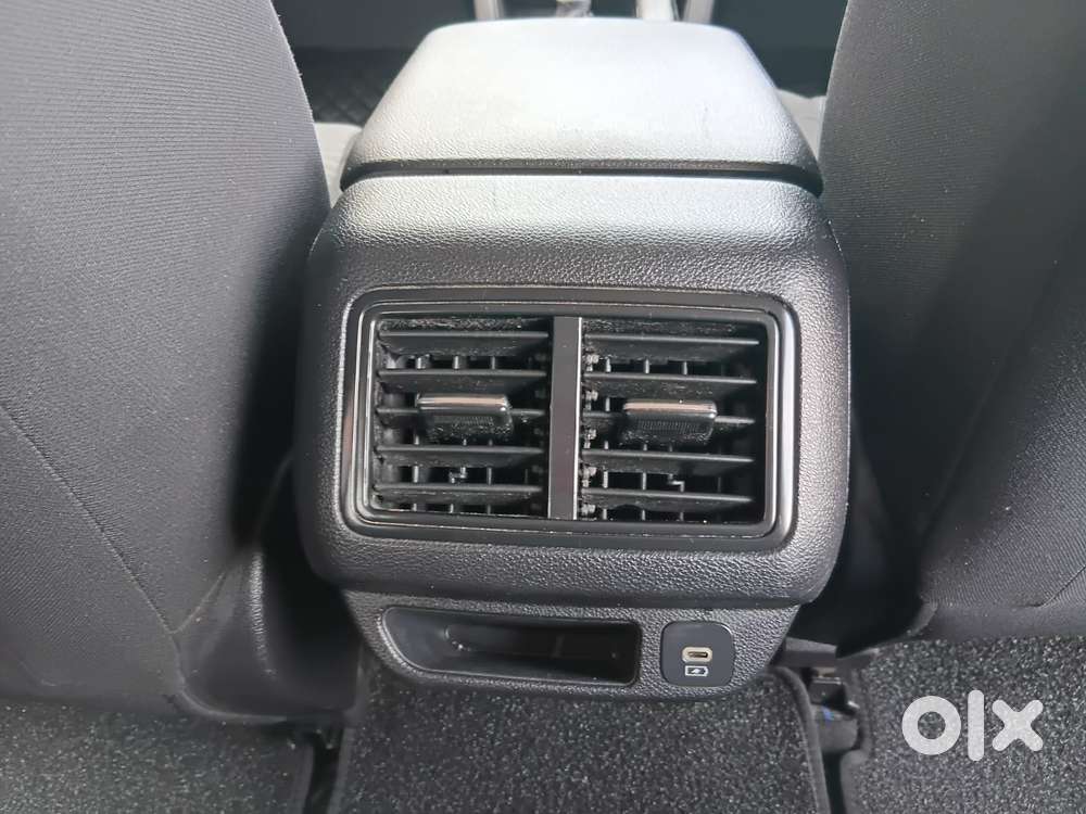 Mahindra Xuv700 2.2 Ax 5 Diesel At Str, 2023, Diesel