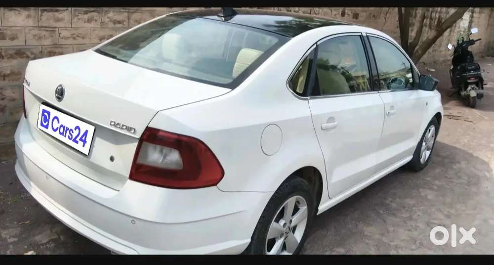 Skoda Rapid Elegance 2015 Diesel Automatic