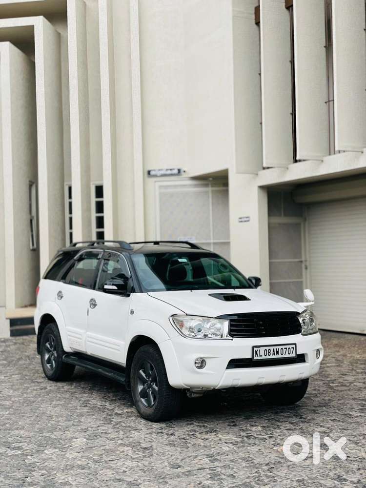 Toyota Fortuner 3.0 4x4 Manual, 2011, Diesel