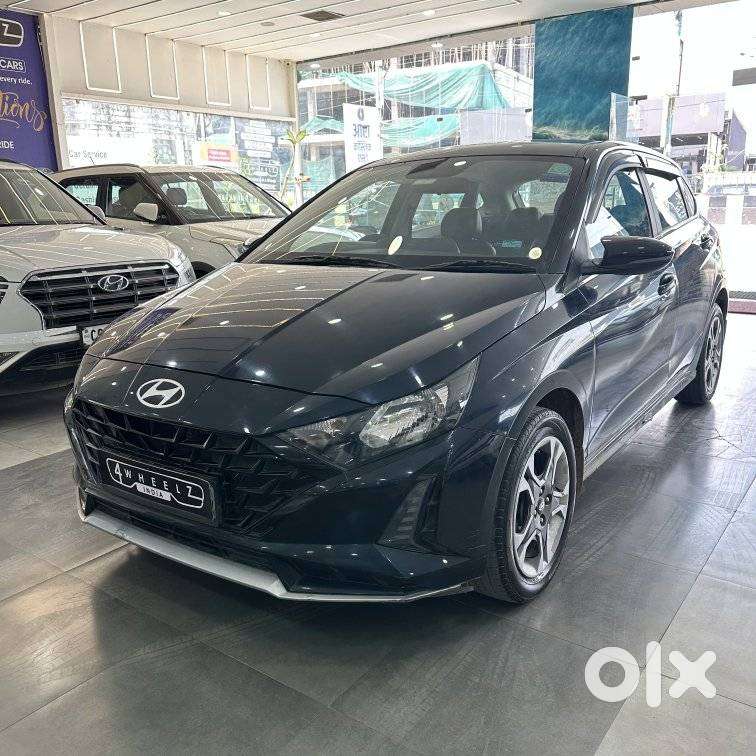 Hyundai I20 Sportz 1.2 Mt Dual Tone, 2024, Petrol