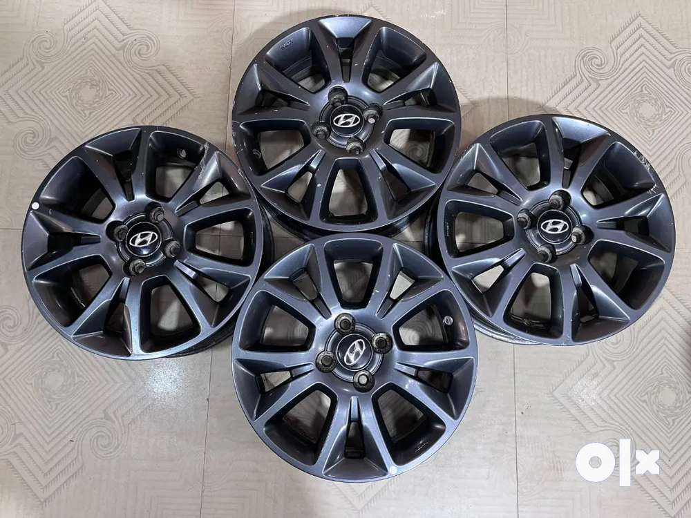 Hyundai i20 Sports 15 inch Stock Alloy wheels set of 4 lite used
