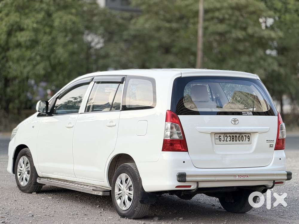 Toyota Innova 2.5 Gx (diesel) 8 Seater Bs Iv, 2015, Diesel