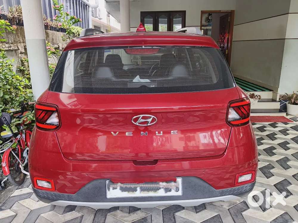 Hyundai Venue 2021 Petrol Well Maintained