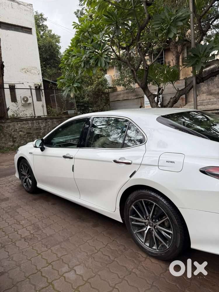 Toyota Camry Hybrid 2023