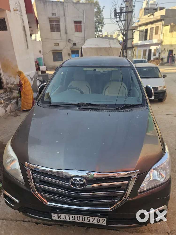 Toyota Innova 2012 दिसंबर महीने की Arjent Sell