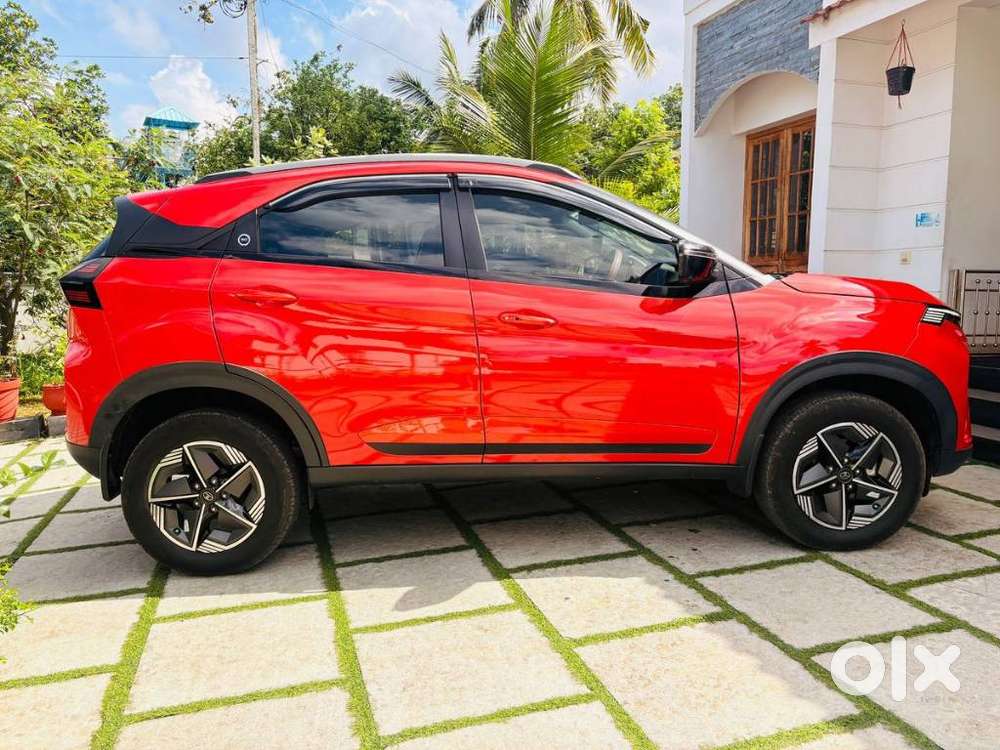 Tata Nexon Creative Plus 1.2 Revotron Petrol 6 Mt, 2023, Petrol