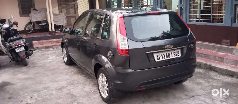 ఆల్ గుడ్ కండిషన్ ఫుల్ ఇన్సూరెన్స్ వన్ ఇయర్ లైఫ్ టు ఇయర్ వాలిడ్ ఏసి