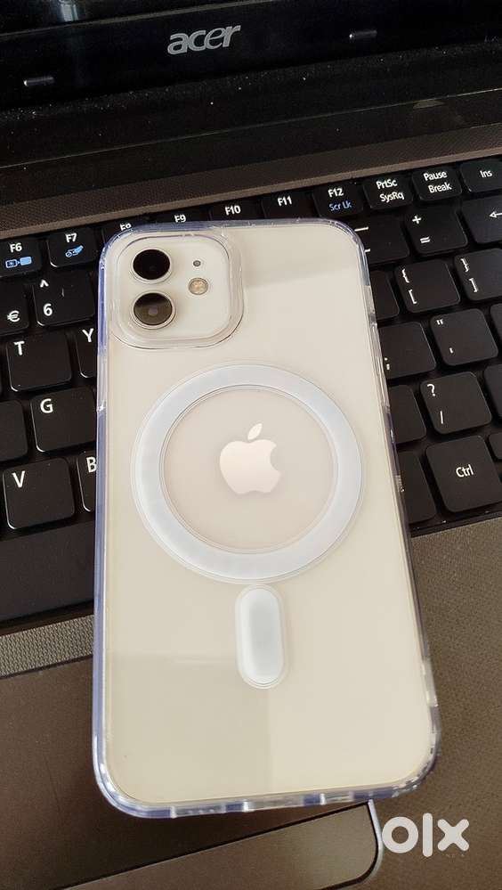 IPHONE 12 IN MINT CONDITION NO DENT NO SCRATCH