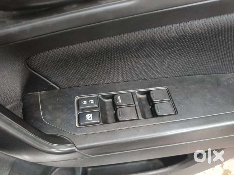 Maruti Suzuki Brezza Vxi At, 2022, Petrol