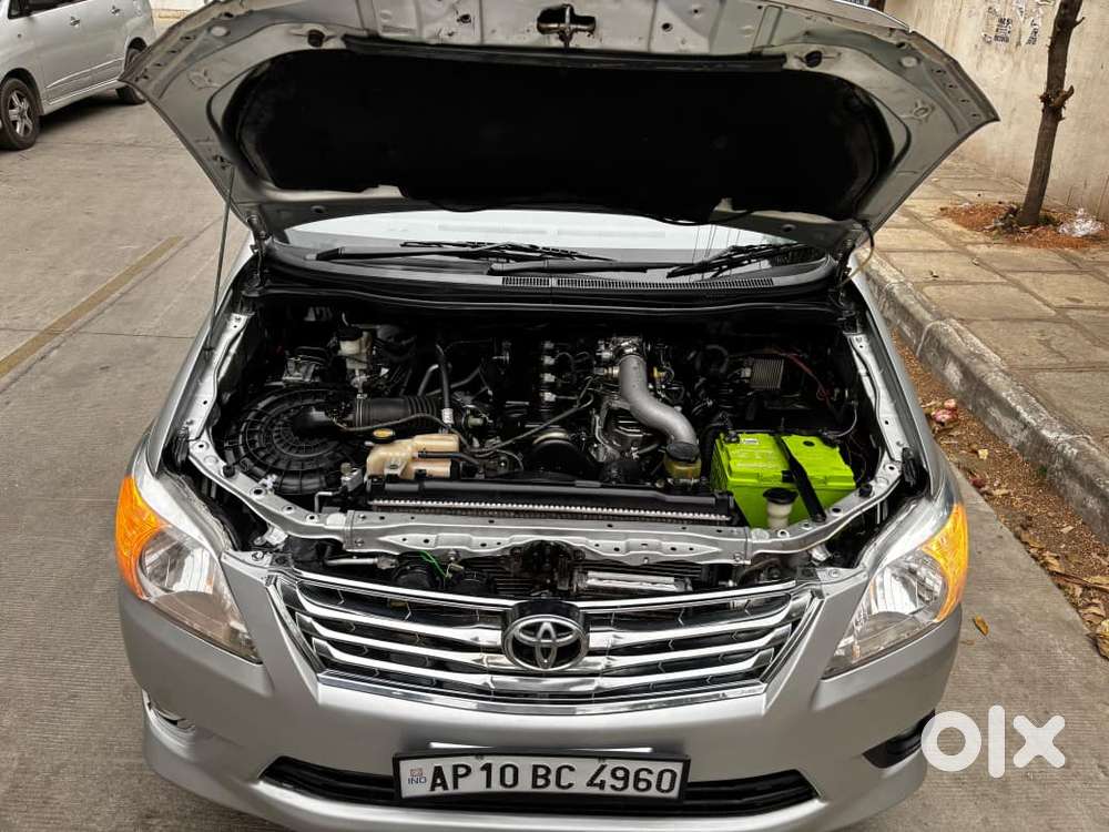 Toyota Innova 2.5 G (diesel) 8 Seater, 2012, Diesel
