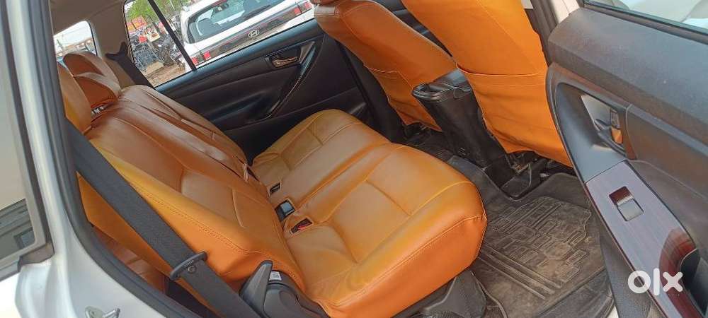 Toyota Innova Crysta 2.4 G Plus Mt 8s, 2025, Diesel