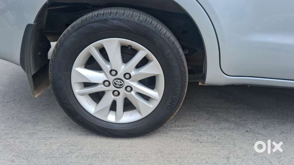 Toyota Innova Crysta 2.4 G Mt 7 Str, 2017, Diesel
