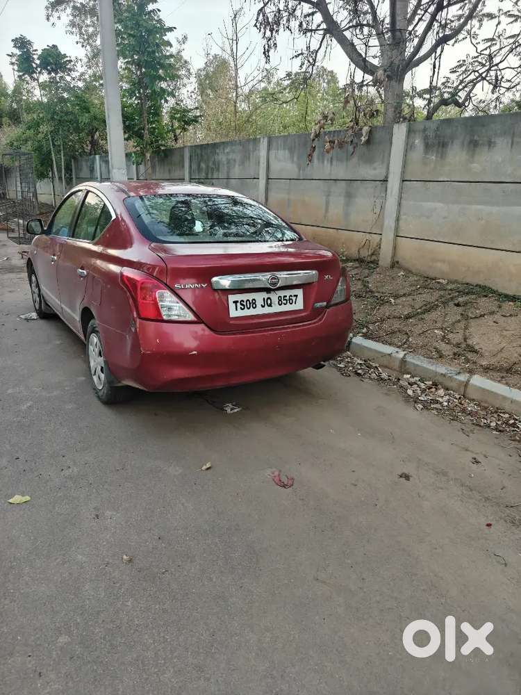 Nissan Sunny 2012