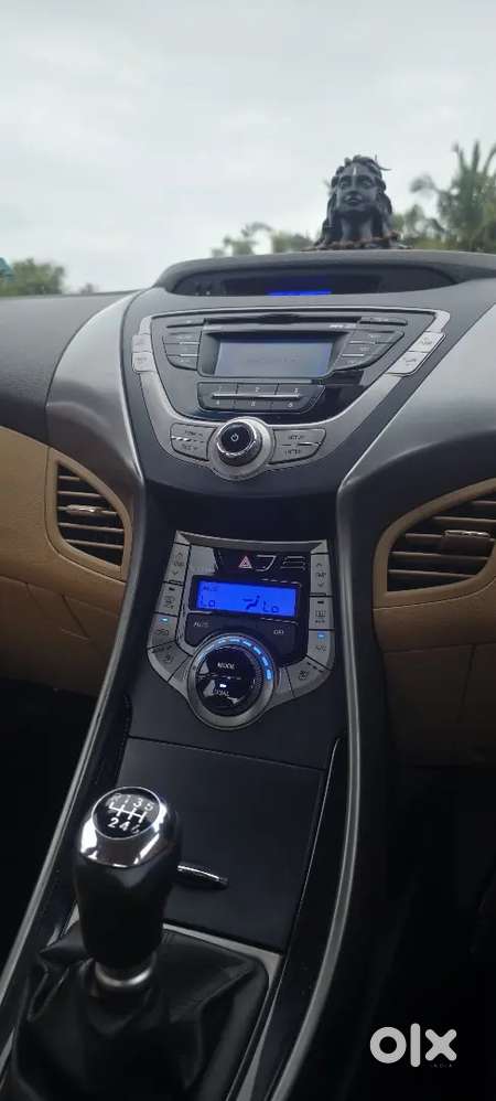 Hyundai Elantra 2013 Petrol Well Maintained